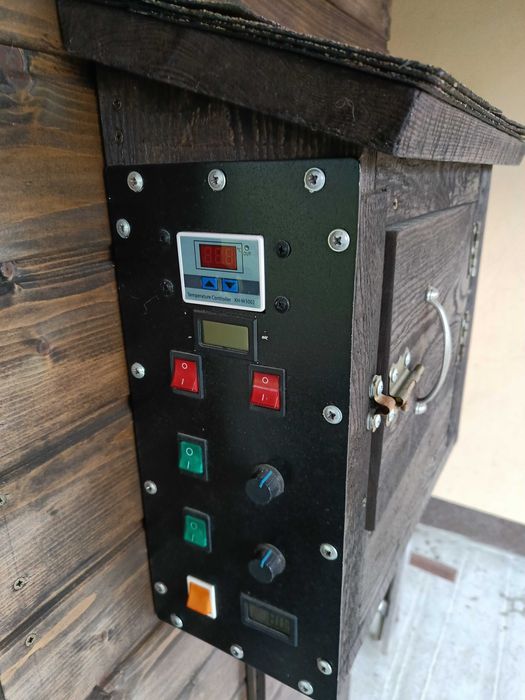 Wędzarka elektryczna drewniana