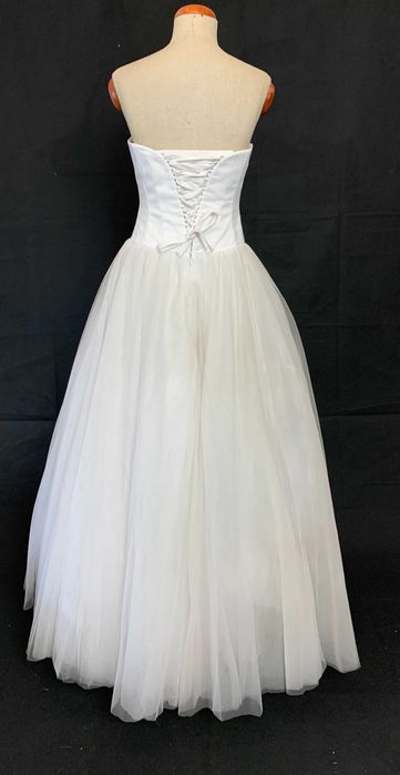 Minimalistyczna suknia ślubna balowa 36/38 S/M księżniczka tiulowa