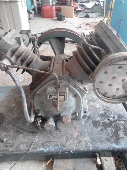 Sprzedam Kompresor ingersoll rand dwutłokowy