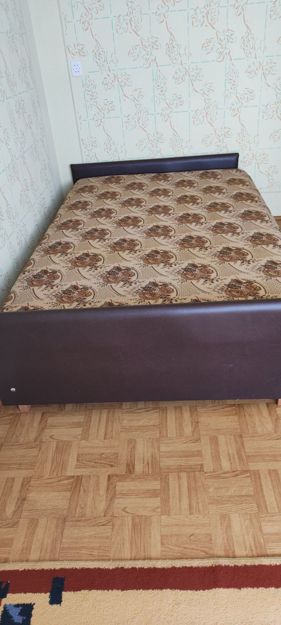 Tapczan 140x210 z pojemnikiem