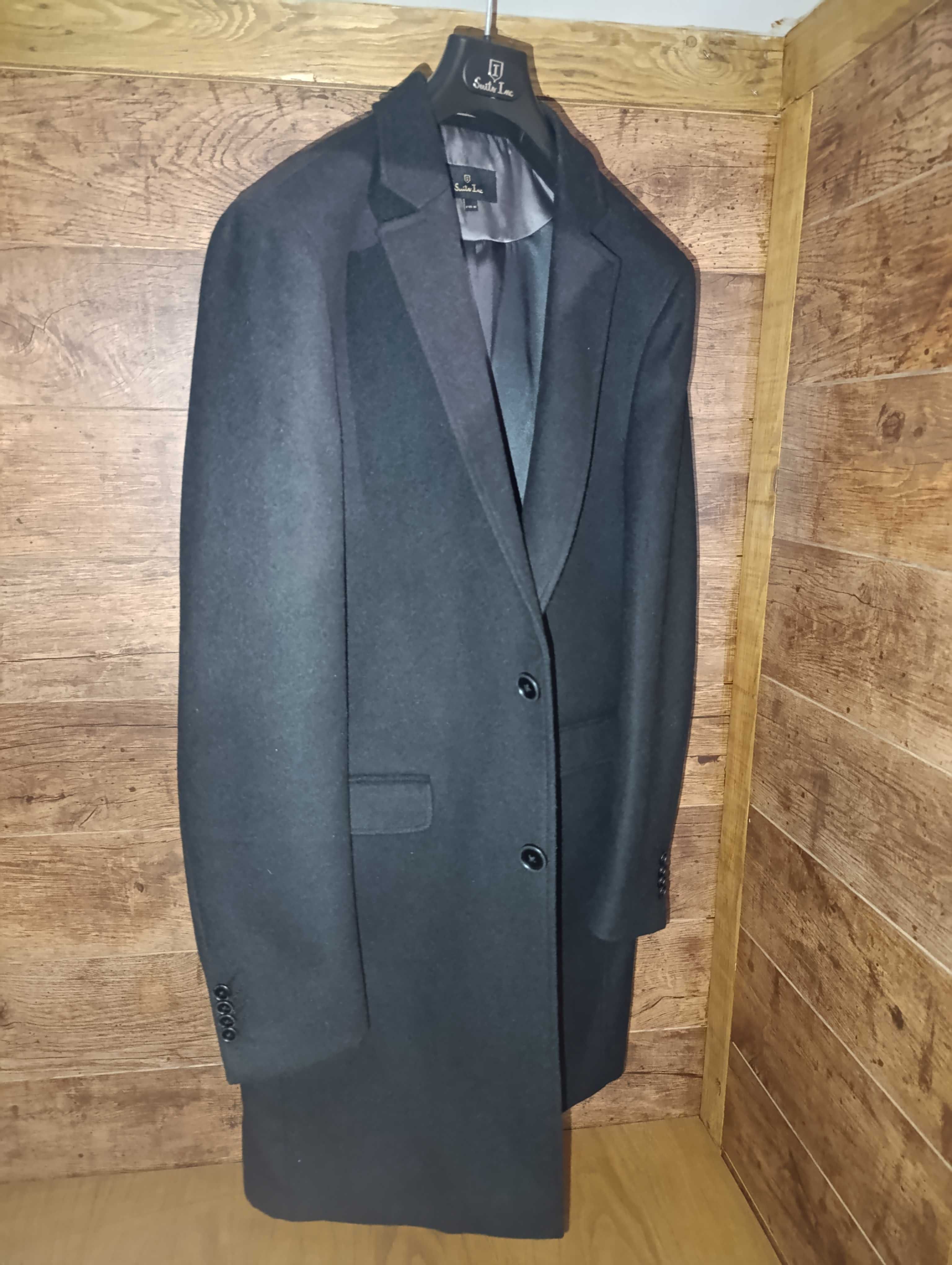Sobretudo Preto, Suits Inc