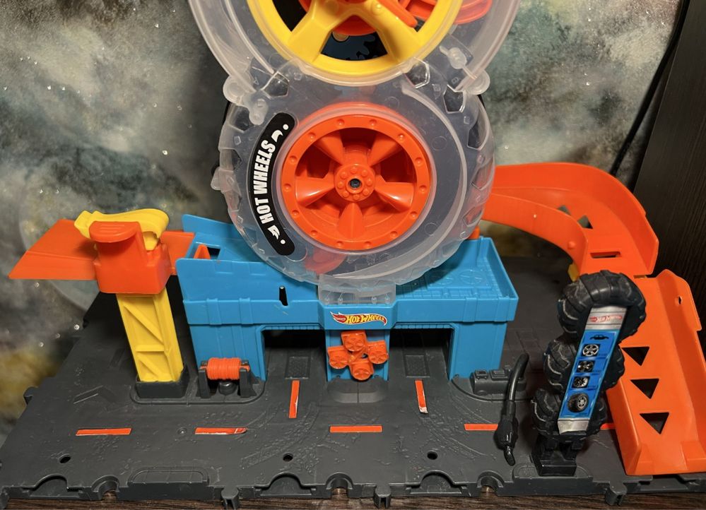 Трек Hot Wheels Колеса