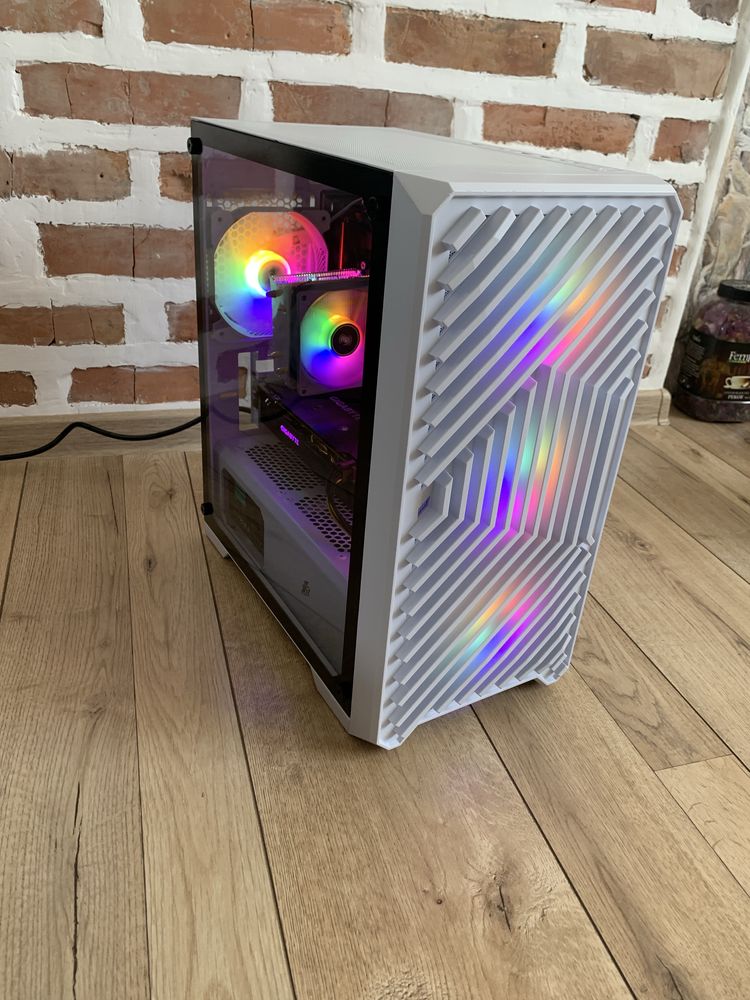 Топ ПК 12 ядер/24 потока 32ГБ DDR4 память/8ГБ відеокарта M2/600W