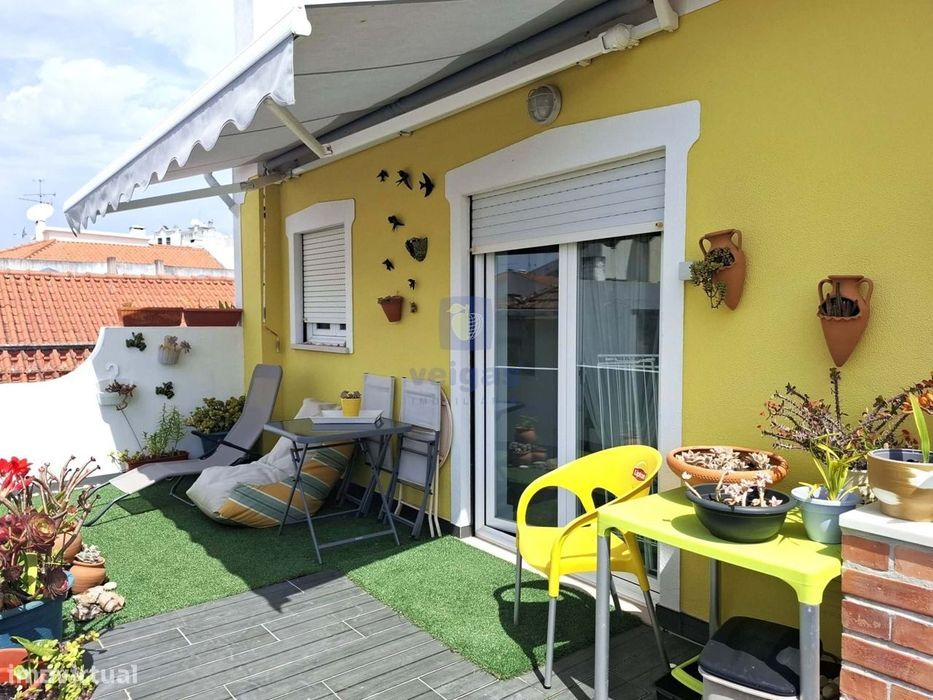 Apartamento T3 duplex com terraço, renovado, no centro das Caldas da R