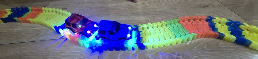 Tor samochodowy świecący Glow Tracks