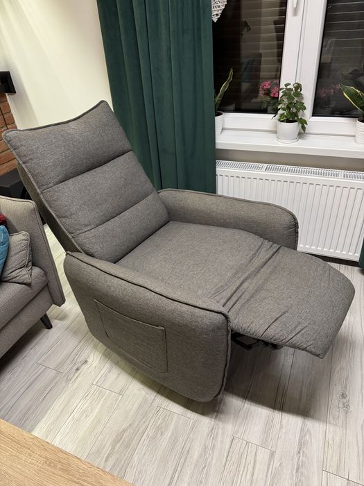Fotel rozkładany z funkcją relaksu obracany