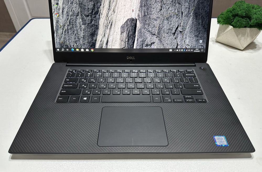 DELL Precision 5530 15,6"FHD IPS| i7-8850H|32 DDR4|SSD512Gb|NVIDIA4Gb