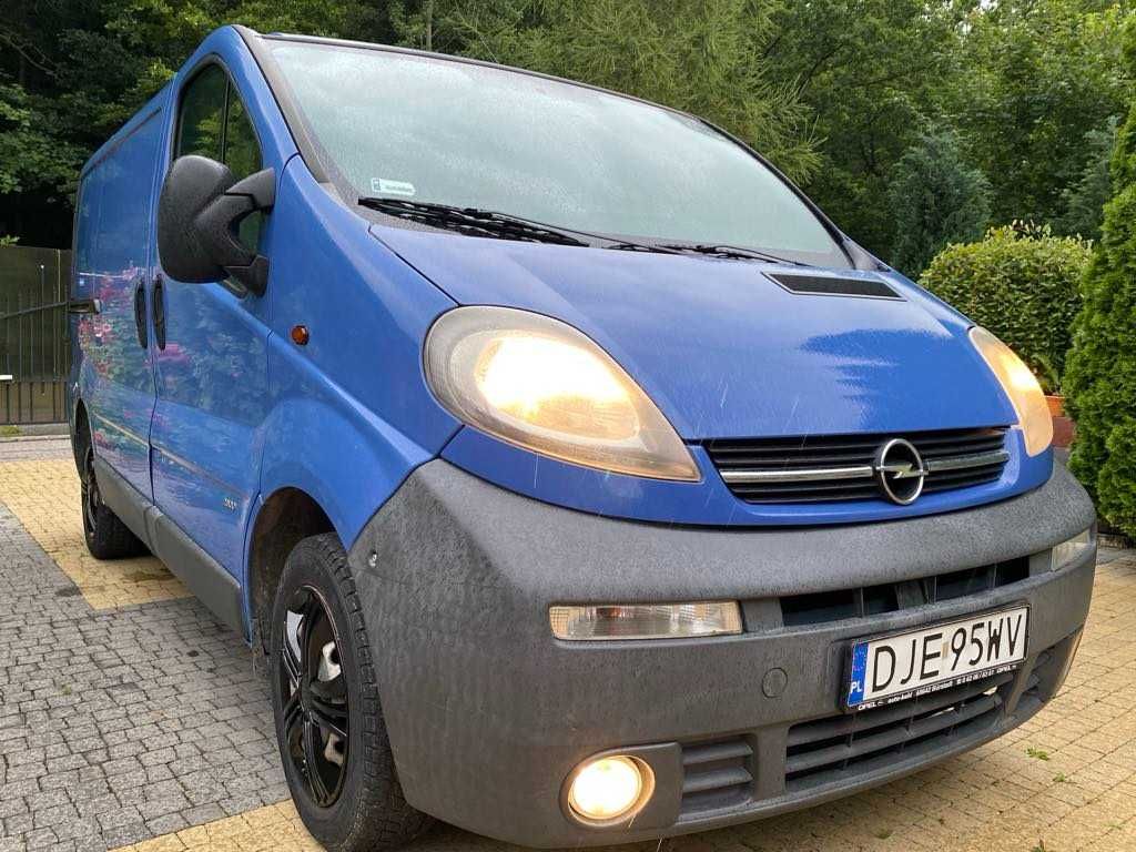 Opel Vivaro Trafic Primastar niski przebieg serwis, dokumentacja warto