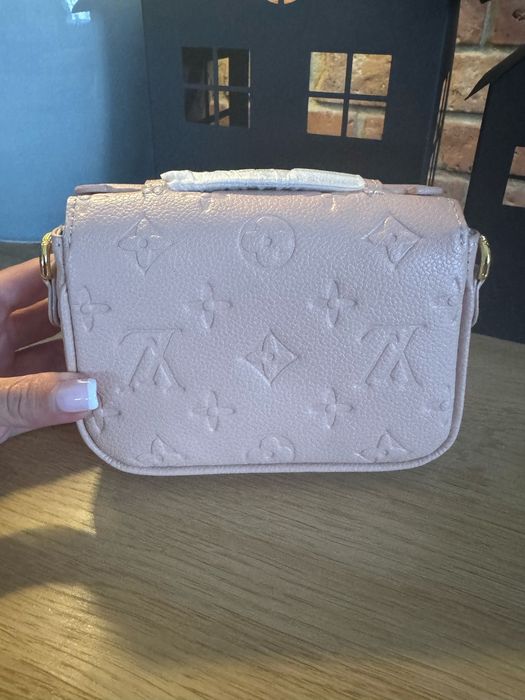 Pudrowa torebka Metis Micro LV Louis Vuitton