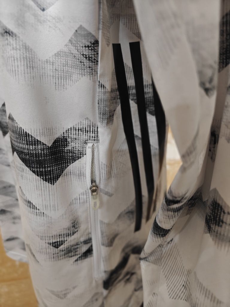Куртка Adidas Men Adizero Track Training белая для бега