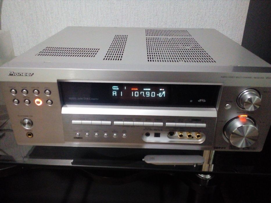 Ресивер Pioneer VSX-D814 .