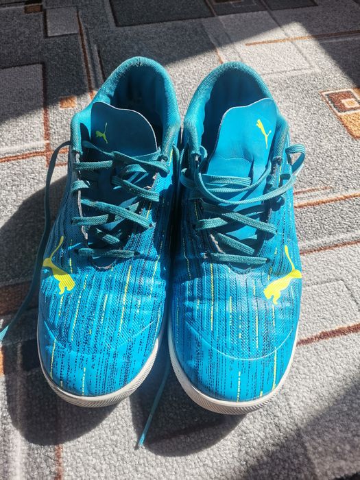 Бутси, сороконіжки