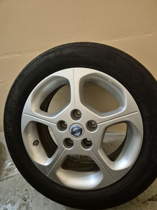 Диски легкосплавні Nissan Leaf ZE0 на літній гуміі Fuzion