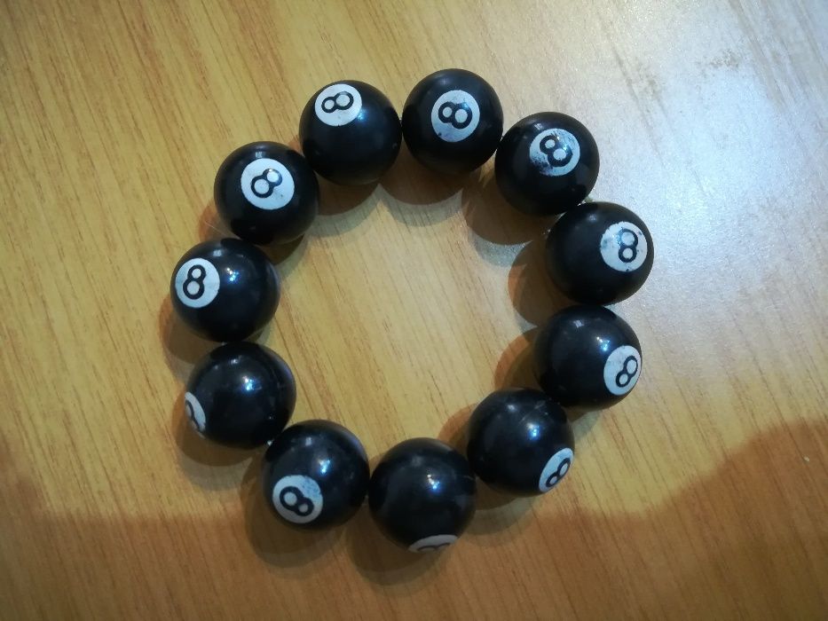 Pulseira com bolas de bilhar eightball