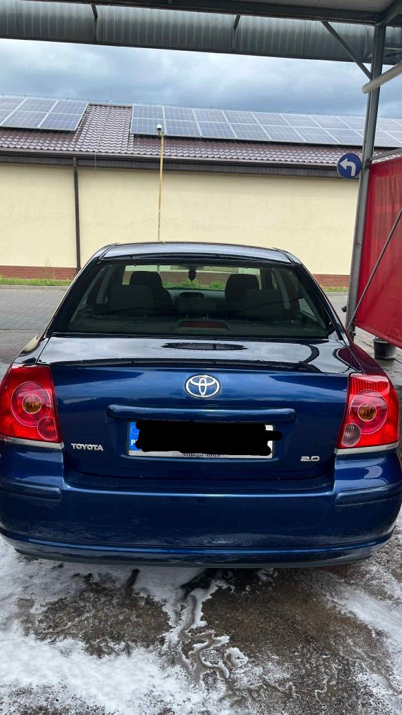 Toyota avensis 2.0 2004 r