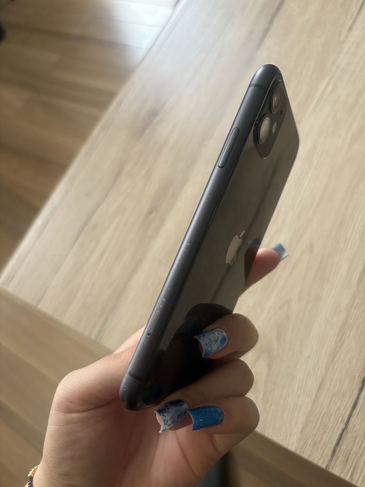 Iphone 11 bez gwarancji w bardzi dobrym stanie