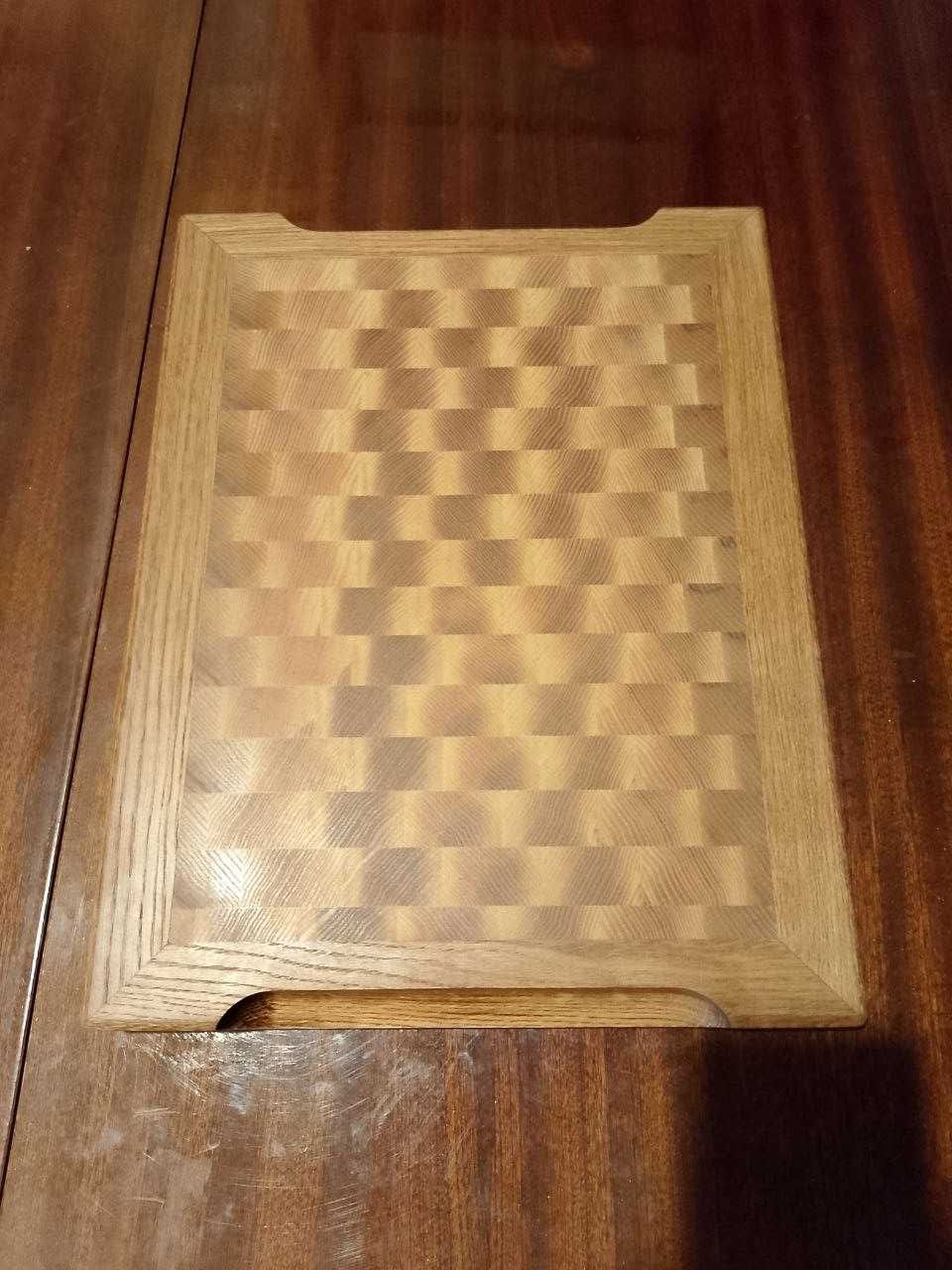Разделочная торцевая доска из ясеня в дубовой обвязке, 43×33×4 см