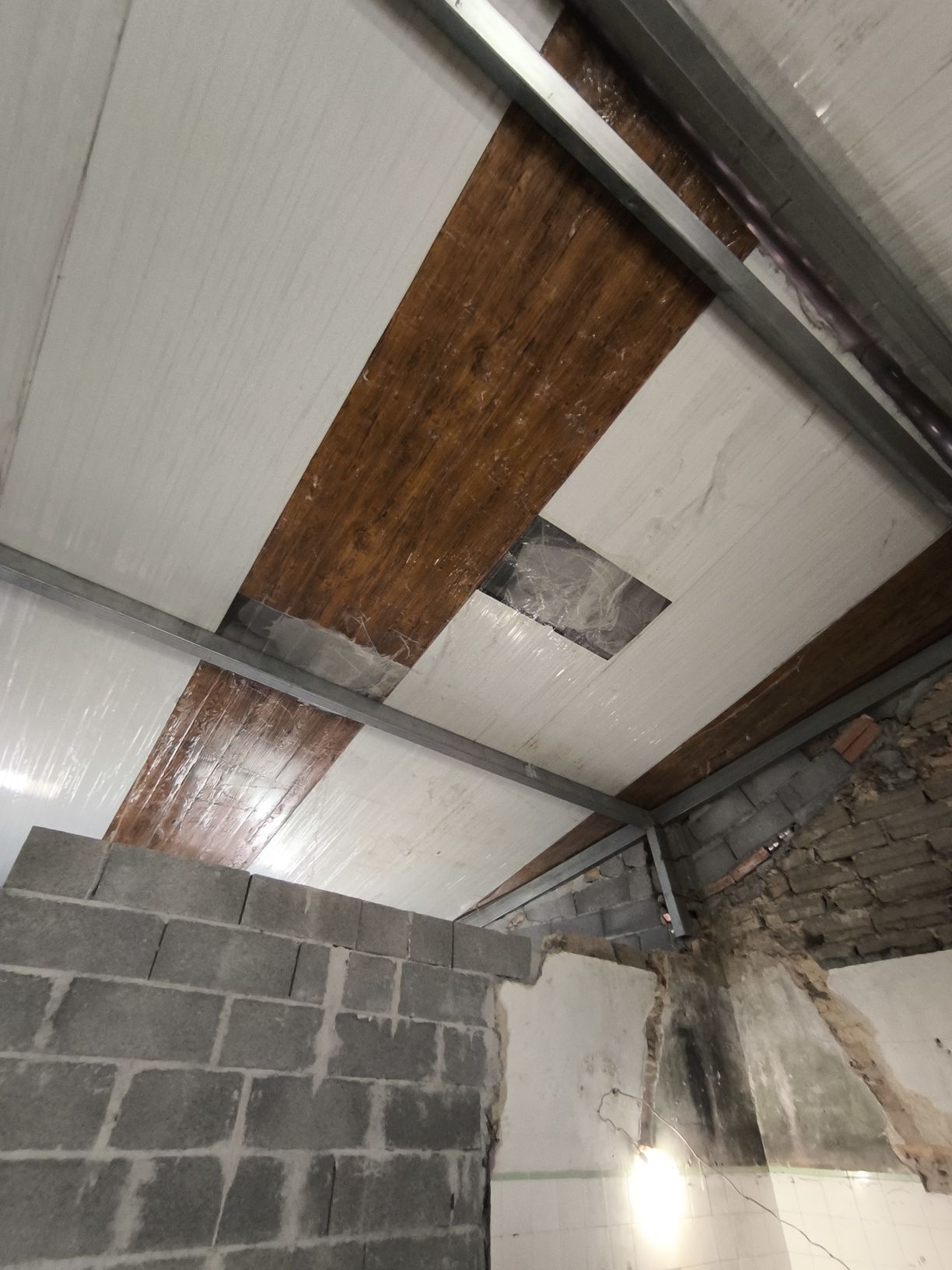 Vendo casa com obras em Andamento