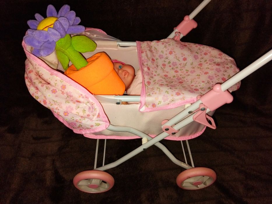 Коляска + 3 пупса
