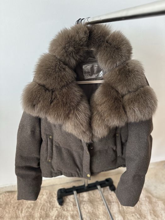 Пуховик з натуральним хутром фінського песця