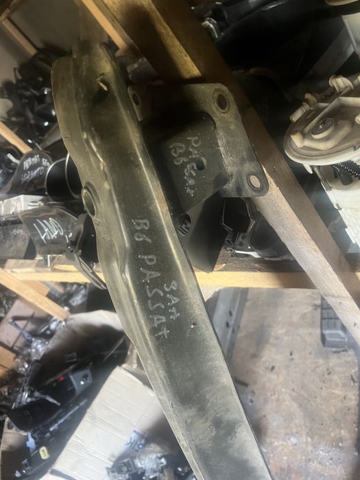 Усилитель бампера задний vw Passat b6 пассат б6