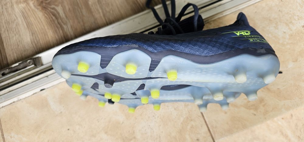 Kipsta korki piłkarskie rozmiar 39 wkładka 24,5cm używane