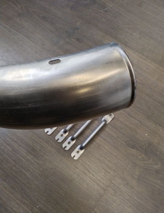 Romet pony motorynka błotnik przód metalowy mocowania kpl bdb