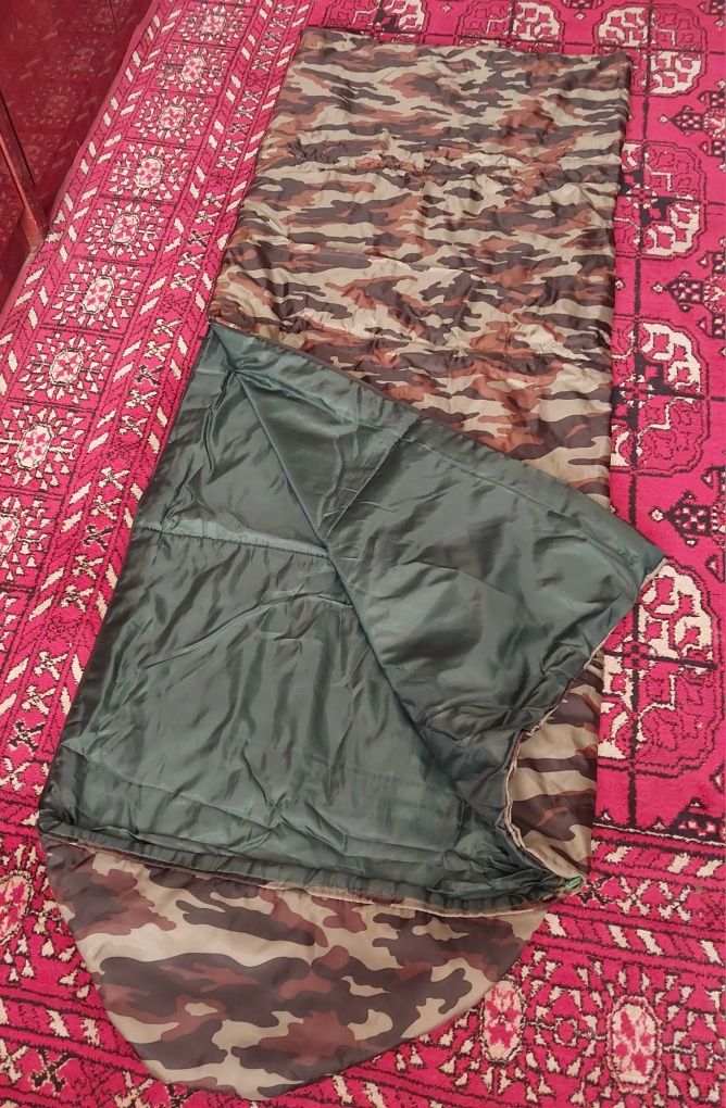 Камуфляжный спальный мешок-одеяло