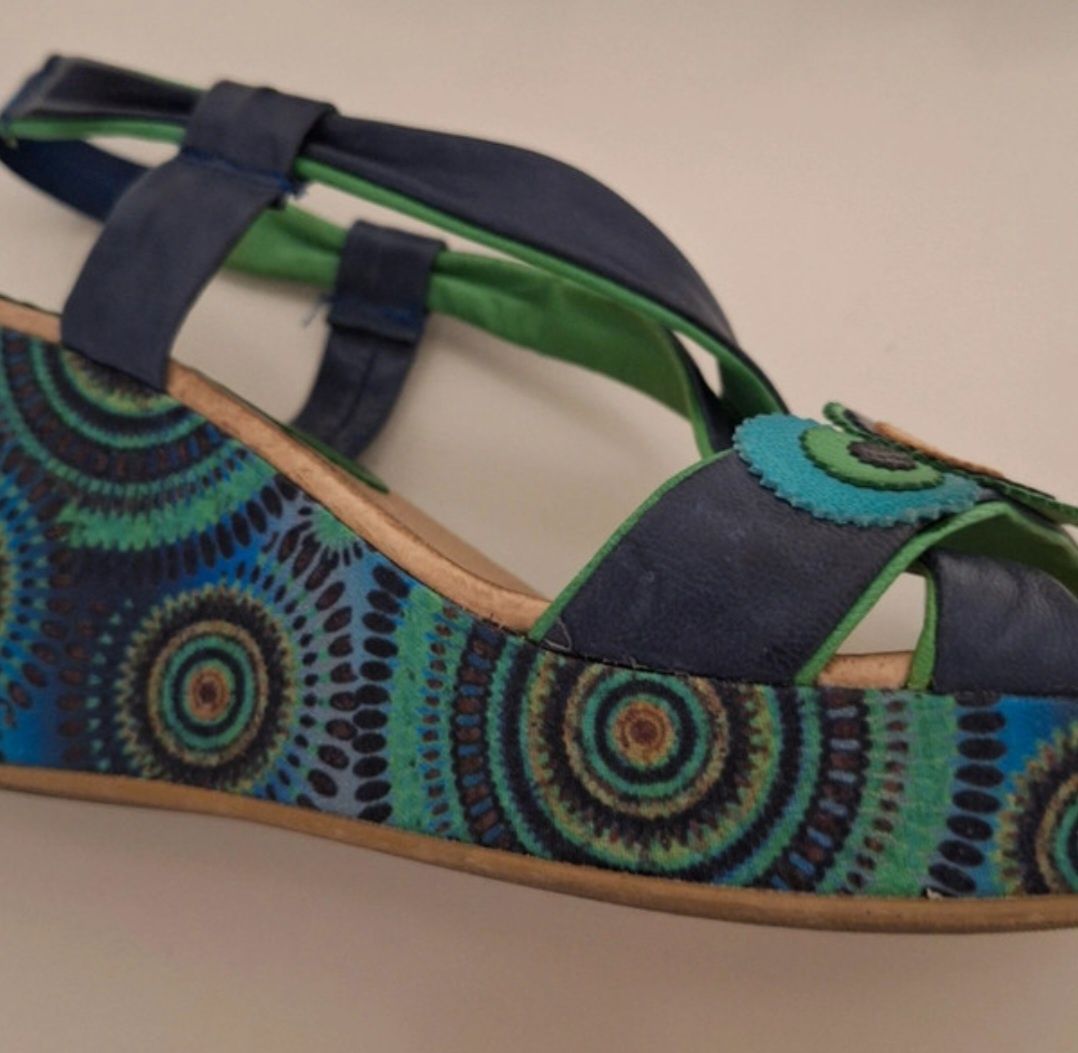 Sandálias Desigual