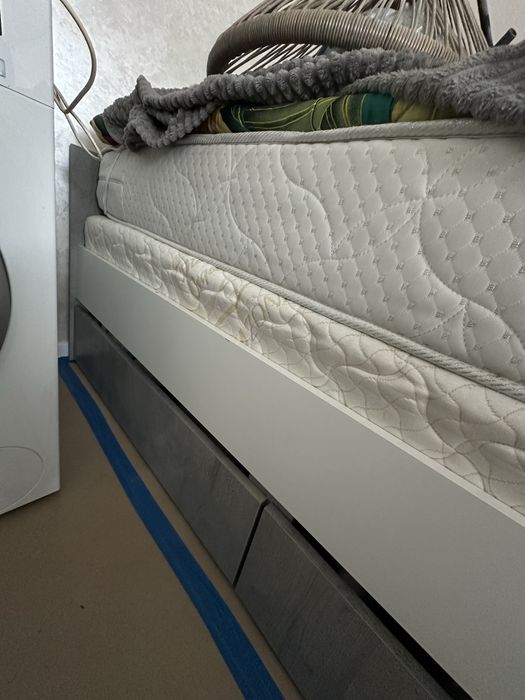 Продам ліжко односпальне 90*200 майже нове jysk