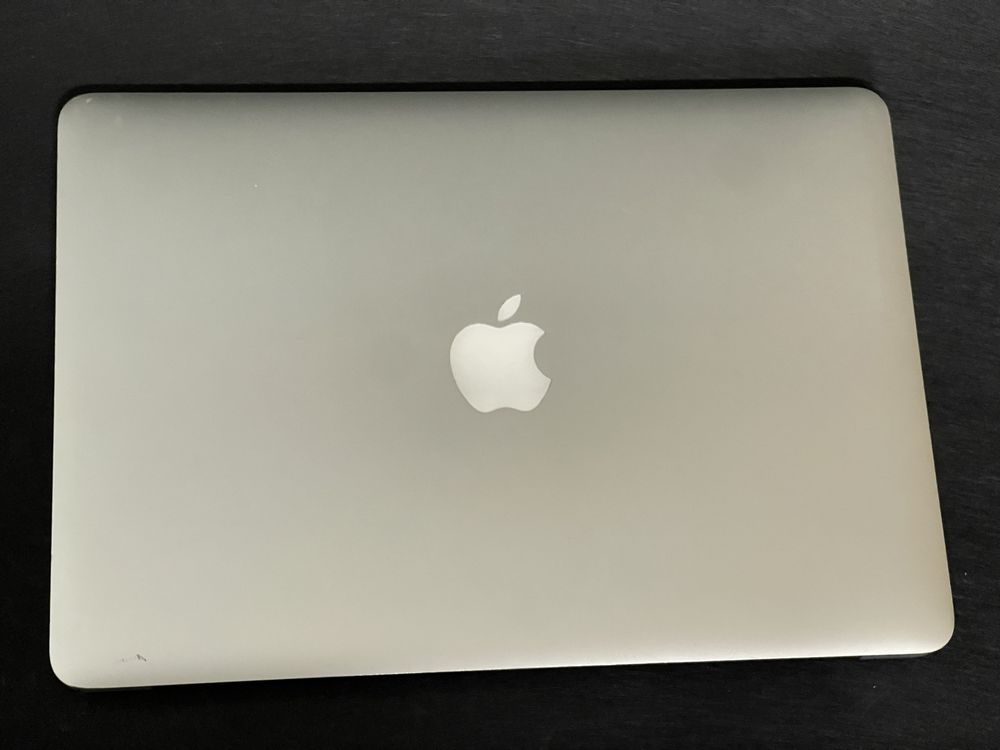 MacBook Air 13” 2015 | core i5 | 128Gb ssd | 8Gb Ram