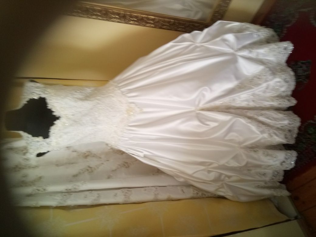 Suknia ślubna, USA Mori Lee