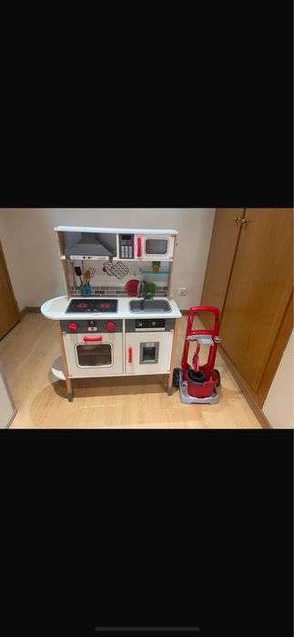 Cozinha + balde limpeza de brincar