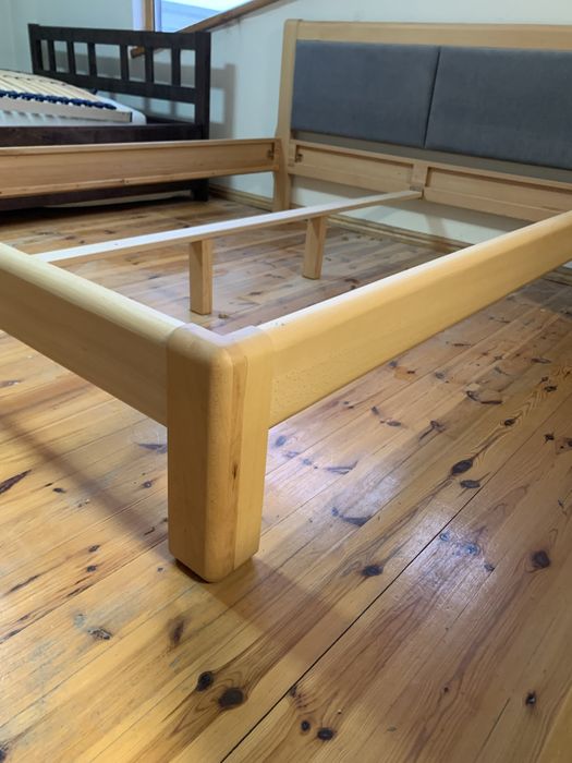 Łóżko LES 160x200 buk naturalny -Wupredaż Ekspozycji