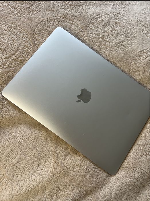 MacBook Air 2019 8 Гб/128 Гб