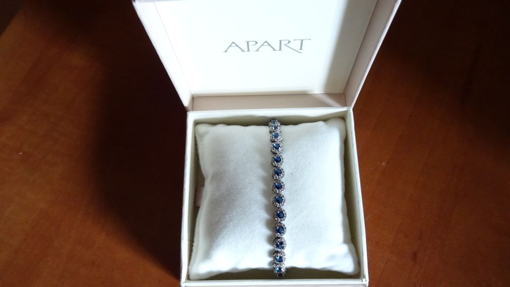 Pudełeczko z torebką na biżuterię firmy Apart