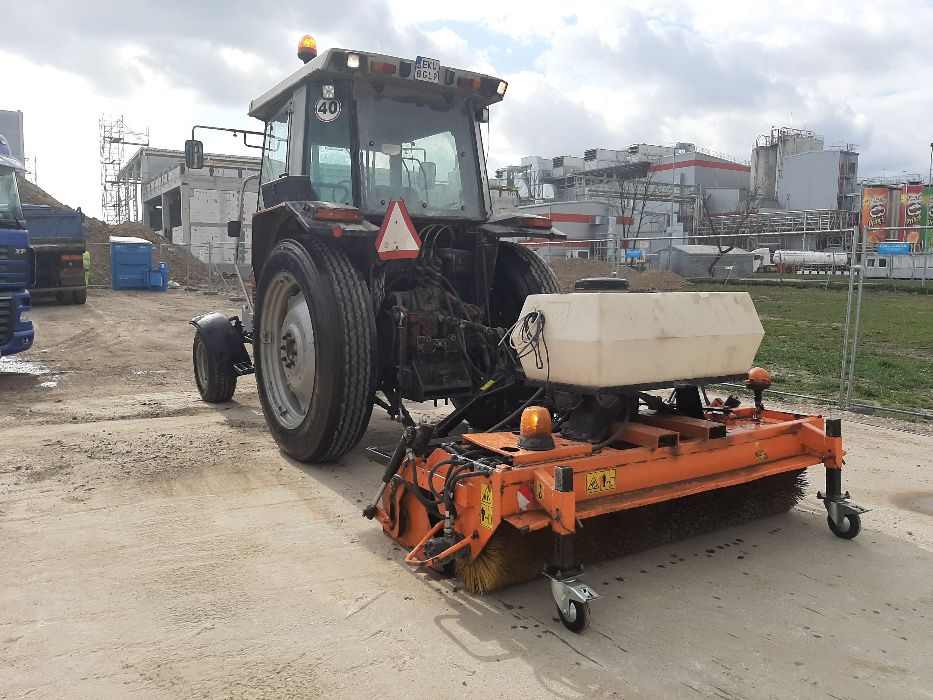 Zamiatarka szczotka podlewanie mechaniczne plac budowy drogi wywrotka