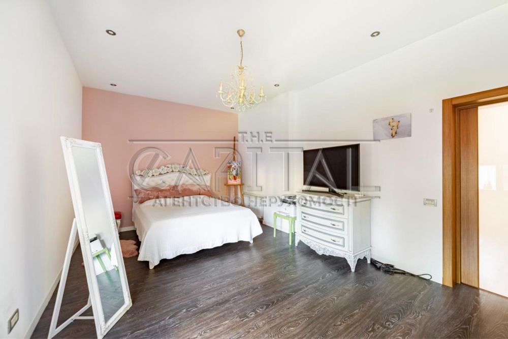 Київ, Святошинський район, вул. Патріарха Володимира Романюка 300м2