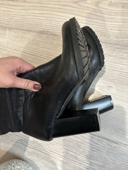 Продам чоботи жіночі зимові