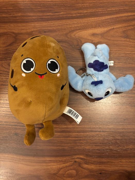 Zestaw dwóch pluszaków ziemniak Ziemowit i breloczek pluszowy stitch