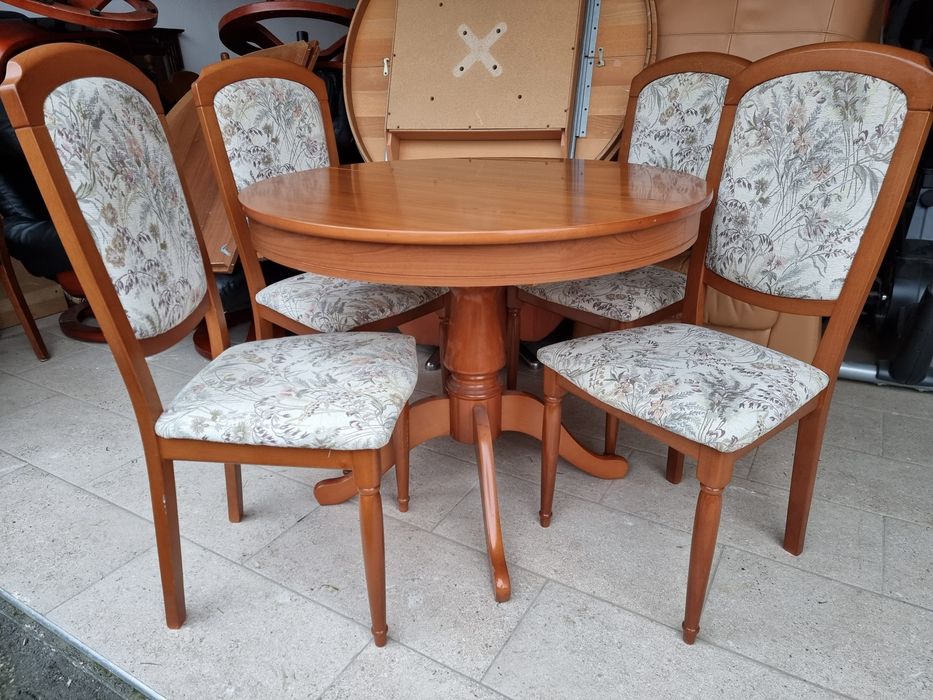 Jadalnia stół 4 krzesła stylowe ozdobne jasne obicie okrągły dostawka