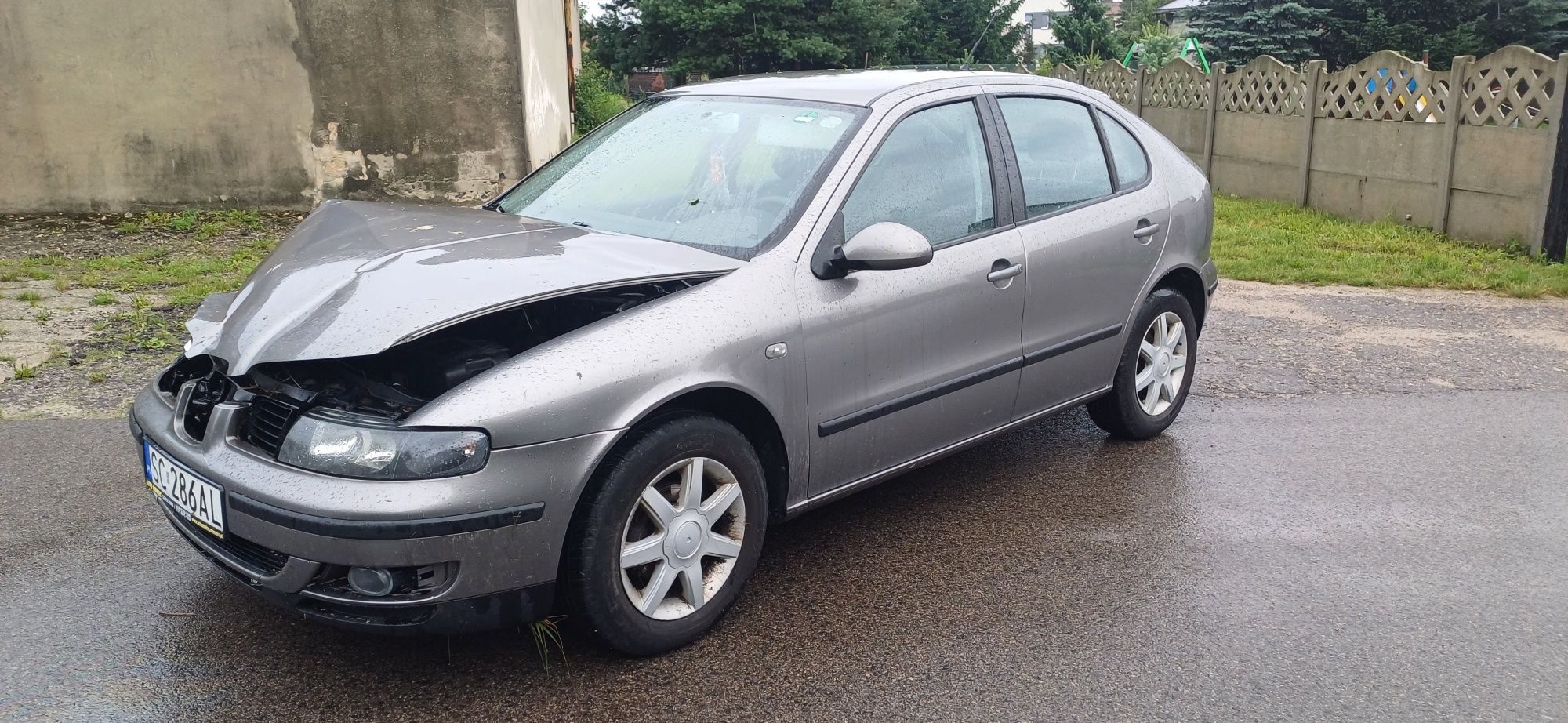 Seat Leon 1.6 105koni 2003rok po kolizji