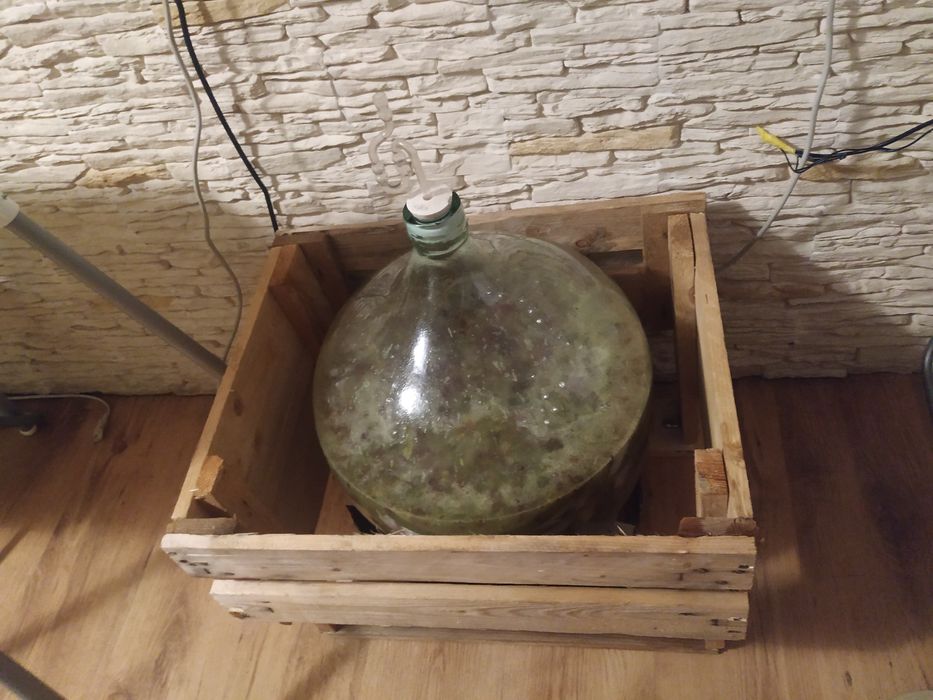 Butla do wina , 50 l  kosz