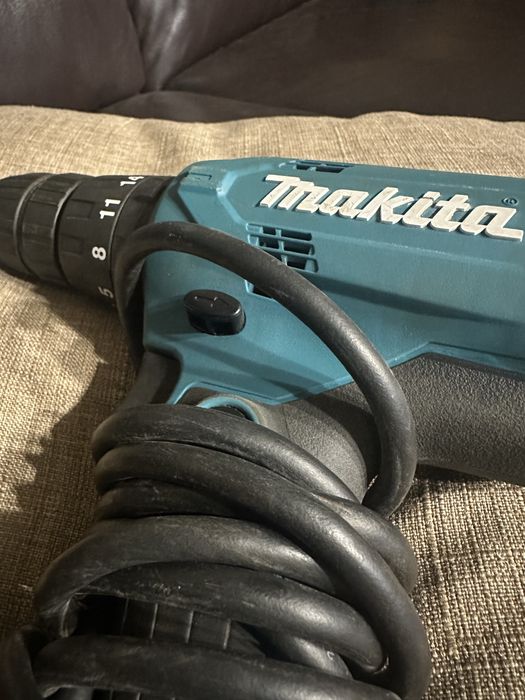 Продам. ударный  шуруповерт макита Оригинал
