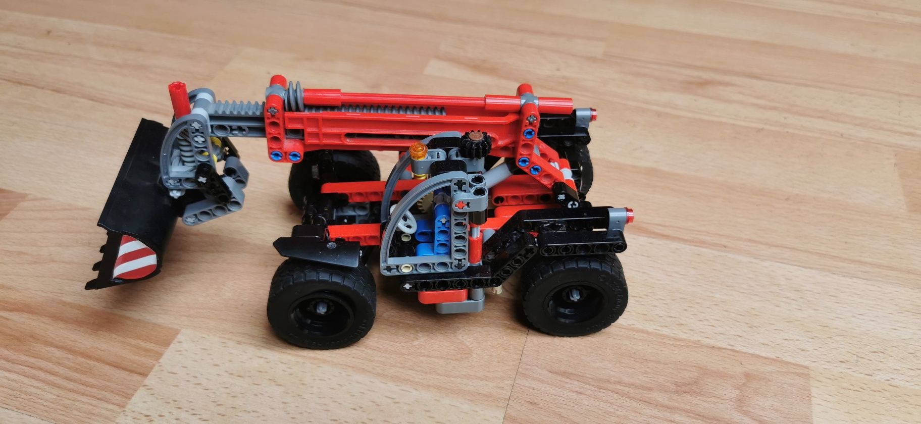 lego technic 42061 ladowarka