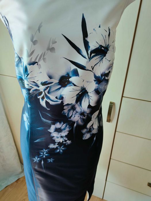 NOWA biało-granatowa satynowa sukienka ołówkowa r. 46 (3XL) Bonprix