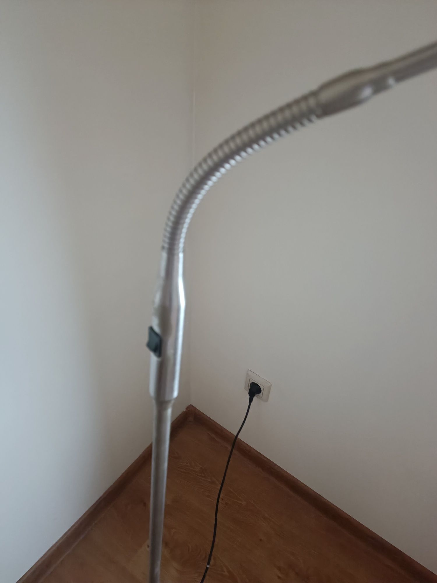 Lampa podłogowa, mat.