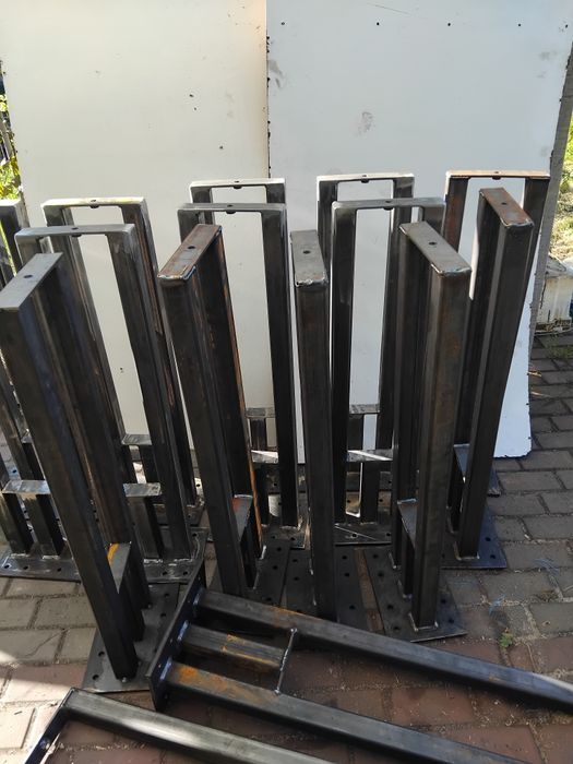 Schody półkowe metalowe na wymiar