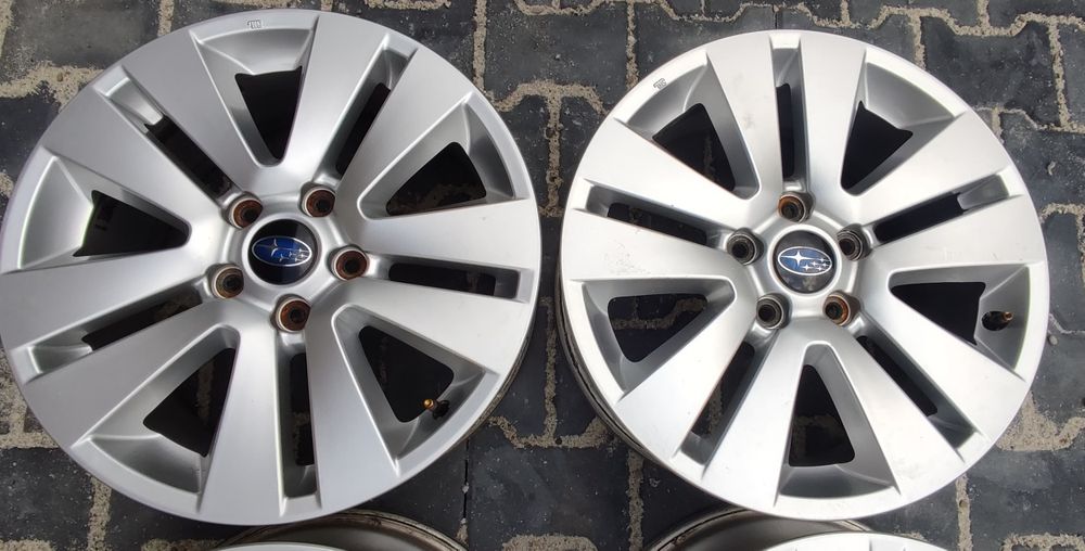17" 7J 5x114.3 orginalne felgi aluminiowe Subaru Outback