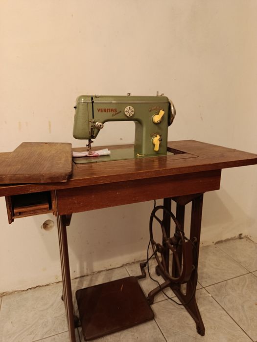 Швейна машинка Veritas